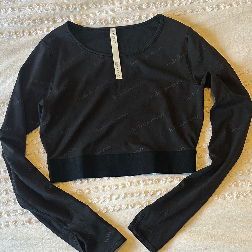 lululemon athletica Black Long-Sleeve Cropped Top